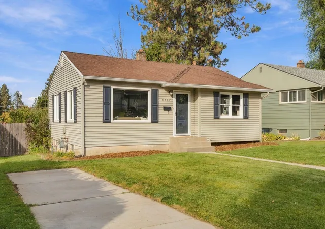 Photo 2 of Single family home for sale at 3307 E 19th Avenue, Spokane, WA 99223 | MLS# 202625575 | Listing updated on 2026-10-09