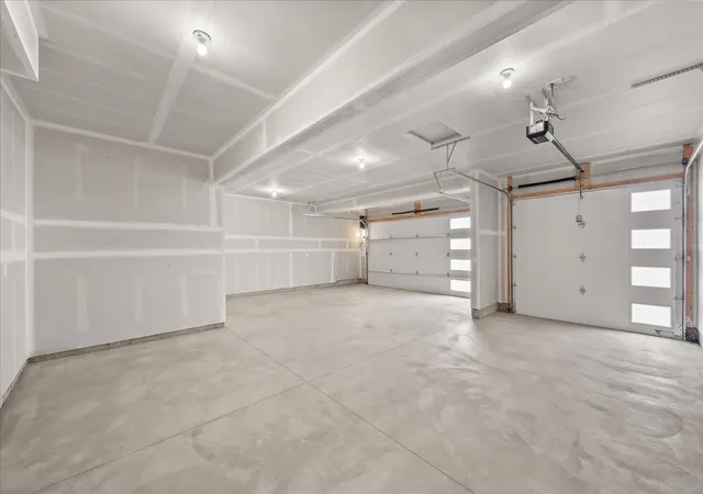 Photo 4 of Single family home for sale at 21010 E Thompson Ave, Greenacres, WA 99016 | MLS# 202625576 | Listing updated on 2026-10-09
