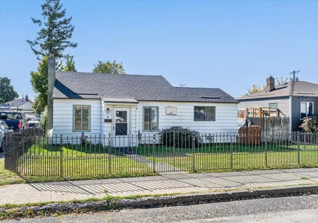 Single family home for sale at 34 E Princeton Ave, Spokane, WA 99207 | MLS# 202625578