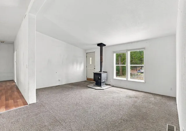 Photo 3 of Manufactured home for sale at 6442 Pascal Loop Rd, Fruitland, WA 99129 | MLS# 202625592 | Listing updated on 2026-10-09