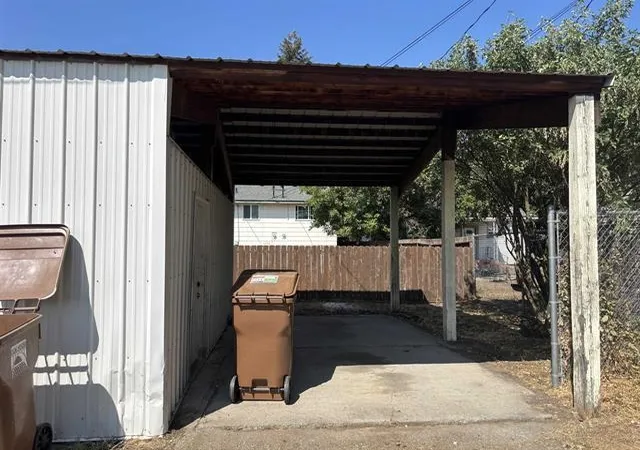 Photo 3 of Single family home for sale at 1808 E Sharp Ave, Spokane, WA 99202 | MLS# 202625599 | Listing updated on 2026-10-09
