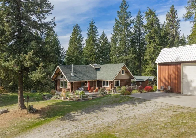 Photo 3 of Single family home for sale at 14305 N W Newman Lake Rd, Newman Lake, WA 99025 | MLS# 202625612 | Listing updated on 2026-10-09