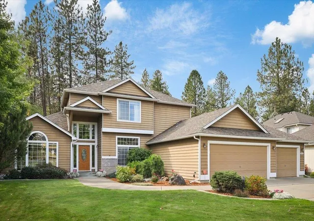 Photo 1 of Single family home for sale at 10111 N Parkside Dr, Nine Mile Falls, WA 99026 | MLS# 202625614 | Listing updated on 2026-10-10