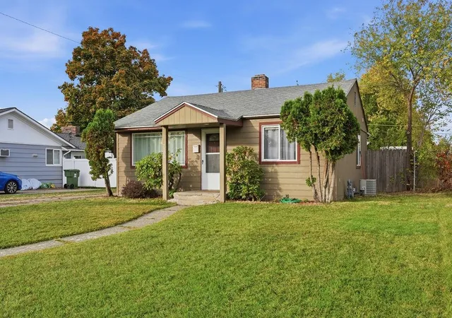 Photo 3 of Single family home for sale at 5609 N Cochran St, Spokane, WA 99205 | MLS# 202625616 | Listing updated on 2026-10-09