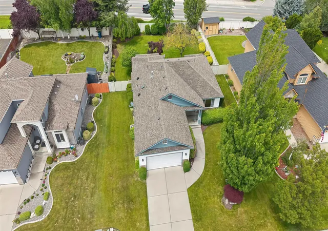 Photo 3 of Single family home for sale at 522 S Shelley Lake Ln, Spokane Valley, WA 99037 | MLS# 202625618 | Listing updated on 2026-10-09
