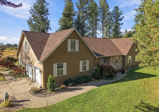 Single family home for sale at 16508 S Cheney Spokane Rd, Cheney, WA 99004 | MLS# 202625634