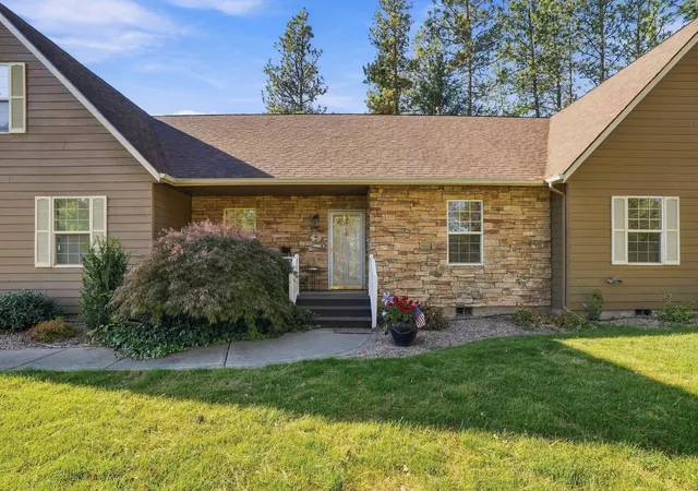 Photo 3 of Single family home for sale at 16508 S Cheney Spokane Rd, Cheney, WA 99004 | MLS# 202625634 | Listing updated on 2026-10-10