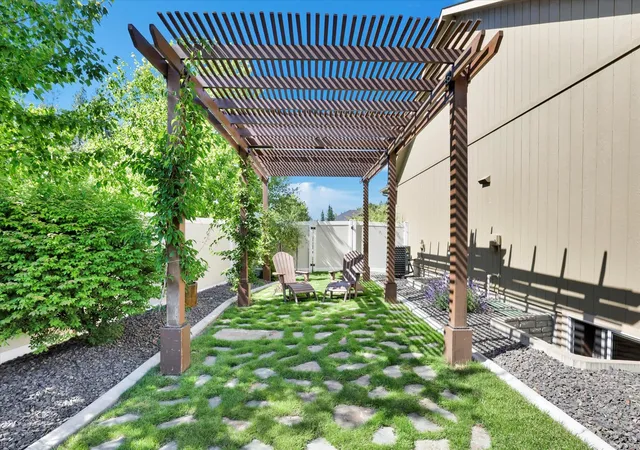 Photo 4 of Single family home for sale at 202 E Alexa Ct, Spokane, WA 99208 | MLS# 202625638 | Listing updated on 2026-10-10
