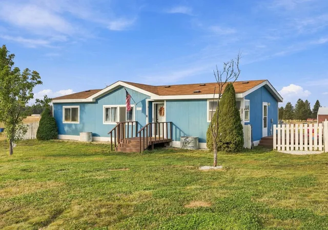 Manufactured home for sale at 40325 N Sunset Ln, Deer Park, WA 99006 | MLS# 202625644