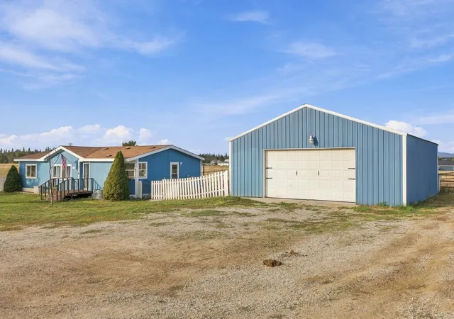 Photo 2 of Manufactured home for sale at 40325 N Sunset Ln, Deer Park, WA 99006 | MLS# 202625644 | Listing updated on 2026-10-17