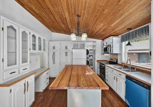 Photo 3 of Manufactured home for sale at 7634 Deer Valley Rd, Newport, WA 99156 | MLS# 202625648 | Listing updated on 2026-10-11