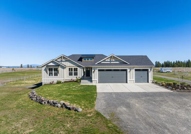 Photo 1 of Single family home for sale at 13915 W Lincoln Rd, Spokane, WA 99224 | MLS# 202625652 | Listing updated on 2026-10-11
