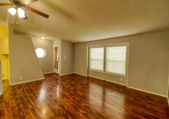 Photo 3 of Manufactured home for sale at 201 E Meadowmere Way, Deer Park, WA 99006 | MLS# 202625674 | Listing updated on 2026-10-19