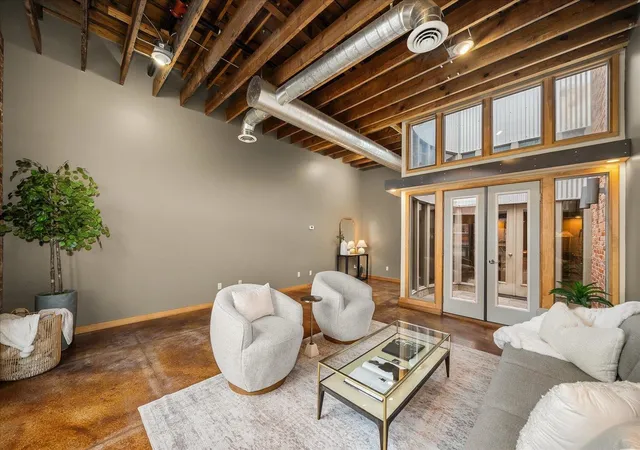 Photo 4 of Sale Pending at 152 S Jefferson St, Spokane, WA 99201 | MLS# 202625677 | Listing updated on 2026-10-17