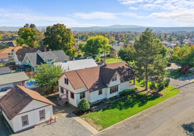 Photo 2 of Single family home for sale at 1140 W Glass Ave, Spokane, WA 99205 | MLS# 202625684 | Listing updated on 2026-10-19