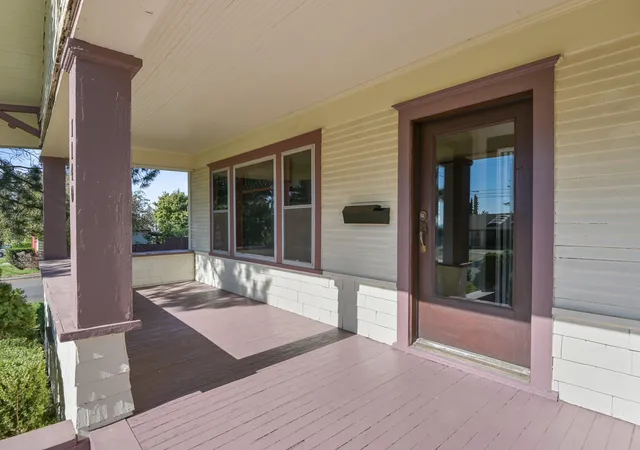 Photo 3 of Single family home for sale at 1140 W Glass Ave, Spokane, WA 99205 | MLS# 202625684 | Listing updated on 2026-10-19