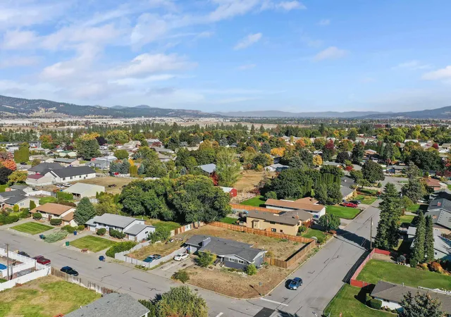 Photo 3 of Sale Pending at 1004 N Best Rd, Spokane Valley, WA 99216 | MLS# 202625687 | Listing updated on 2026-10-20