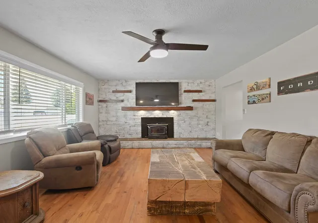 Photo 3 of Sale Pending at 1004 N Best Rd, Spokane Valley, WA 99216 | MLS# 202625687 | Listing updated on 2026-10-20