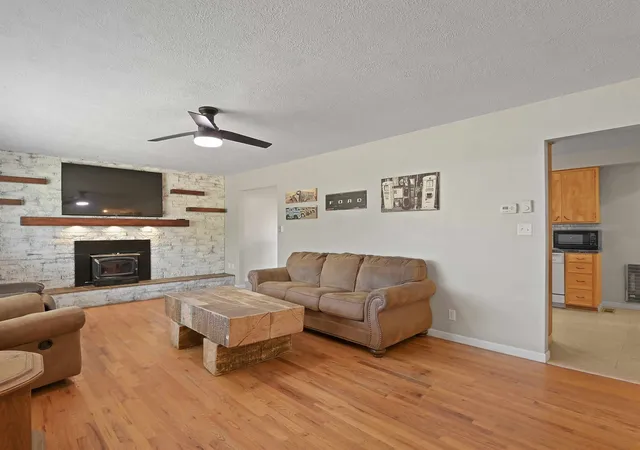 Photo 4 of Sale Pending at 1004 N Best Rd, Spokane Valley, WA 99216 | MLS# 202625687 | Listing updated on 2026-10-20