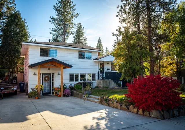 Photo 3 of Single family home for sale at 4204 E 9th Avenue, Spokane, WA 99202 | MLS# 202625695 | Listing updated on 2026-10-19
