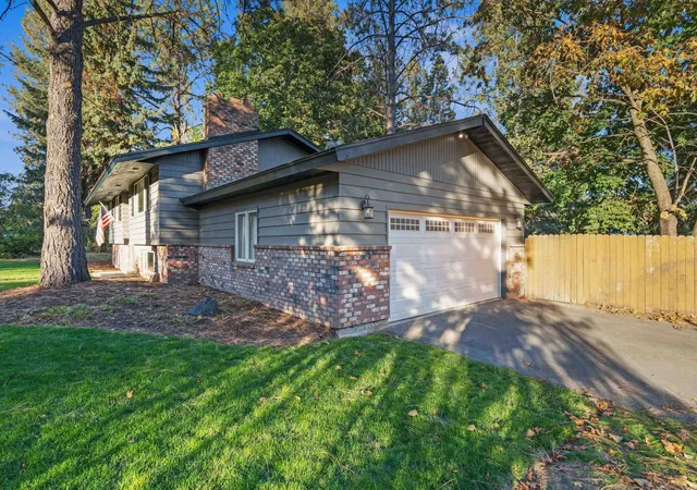Photo 3 of Single family home for sale at 4327 S Martin St, Spokane, WA 99203 | MLS# 202625712 | Listing updated on 2026-10-20