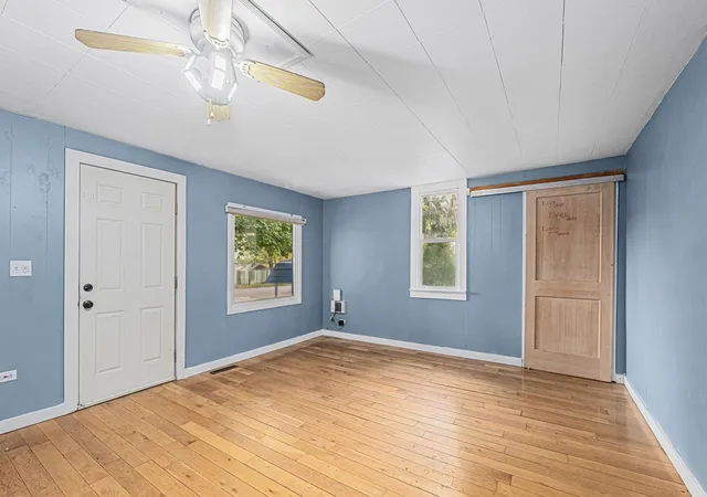 Photo 3 of Sale Pending at 1112 W Main Ave, Chewelah, WA 99109 | MLS# 202625723 | Listing updated on 2026-10-19