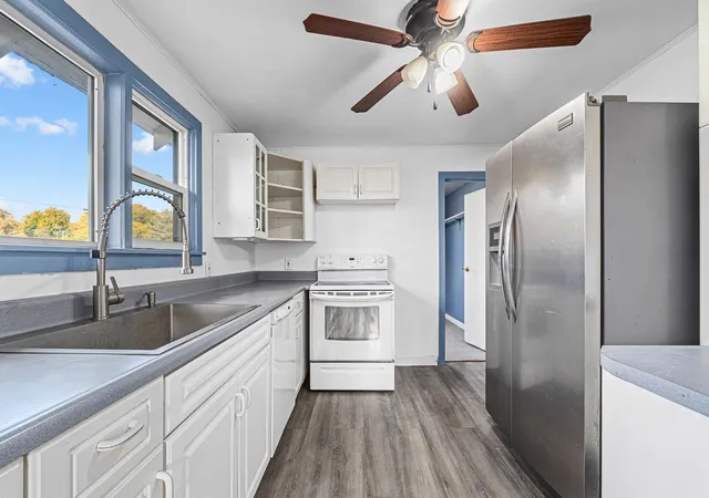 Photo 3 of Sale Pending at 1112 W Main Ave, Chewelah, WA 99109 | MLS# 202625723 | Listing updated on 2026-10-19