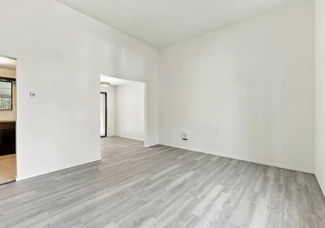 Photo 3 of Multi family home for sale at 924 E Bedivere Dr, Spokane, WA 99218 | MLS# 202625727 | Listing updated on 2026-10-20