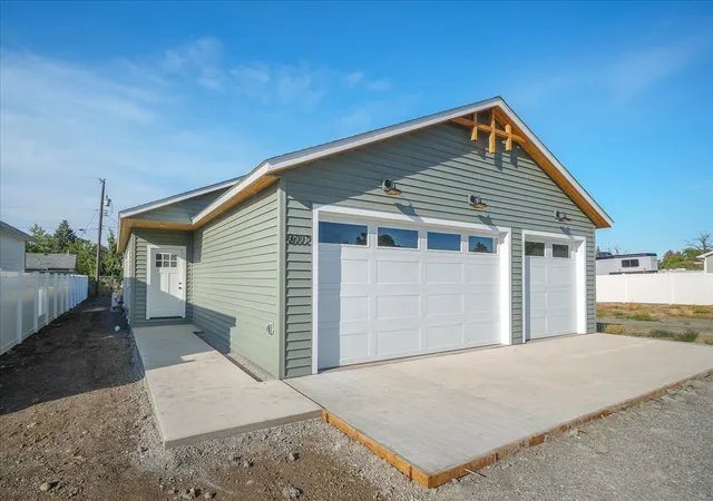 Photo 2 of Single family home for sale at 8117 E Baldwin Ave, Spokane Valley, WA 99212 | MLS# 202625735 | Listing updated on 2026-10-21