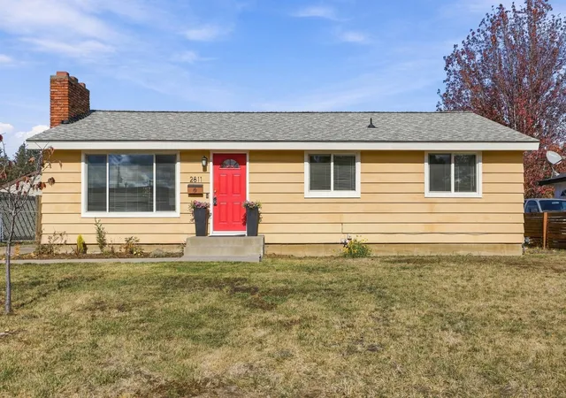 Photo 1 of Single family home for sale at 2811 E 39th Avenue, Spokane, WA 99223 | MLS# 202625745 | Listing updated on 2026-10-21