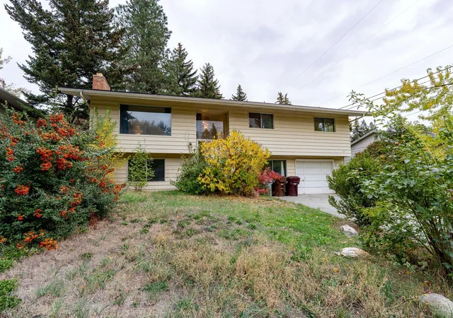Single family home for sale at 910 SW City View St, Pullman, WA 99163 | MLS# 202625756