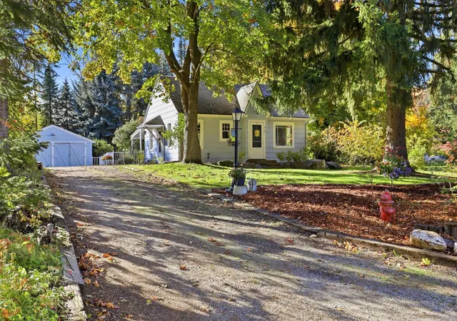 Photo 2 of Single family home for sale at 619 W Graves Rd, Spokane, WA 99218 | MLS# 202625757 | Listing updated on 2026-10-21