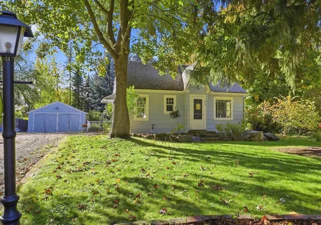 Photo 3 of Single family home for sale at 619 W Graves Rd, Spokane, WA 99218 | MLS# 202625757 | Listing updated on 2026-10-21