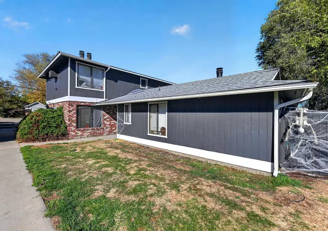 Photo 3 of Multi family home for sale at 6113 6117 N Addison St, Spokane, WA 99208 | MLS# 202625758 | Listing updated on 2026-10-15