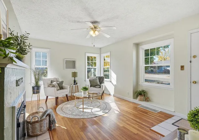Photo 4 of Single family home for sale at 517 S Bowdish Rd, Spokane Valley, WA 99206 | MLS# 202625763 | Listing updated on 2026-10-21