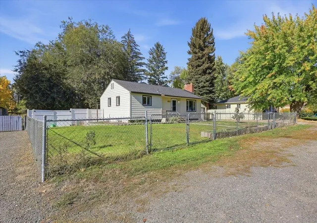 Photo 3 of Single family home for sale at 1101 N Rudolf Rd, Spokane Valley, WA 99206 | MLS# 202625767 | Listing updated on 2026-10-21