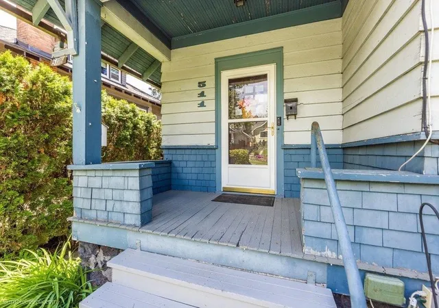 Photo 2 of Single family home for sale at 511 W 14th Avenue, Spokane, WA 99204 | MLS# 202625790 | Listing updated on 2026-10-22
