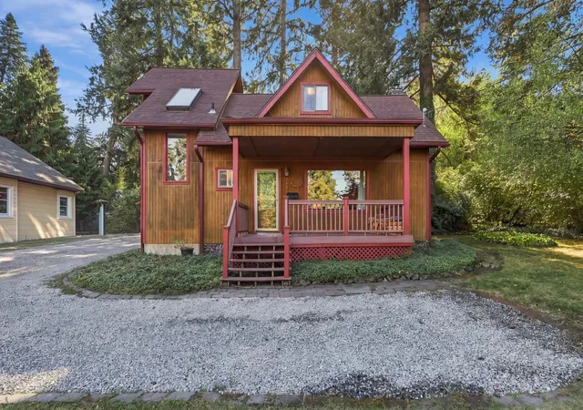 Photo 2 of Single family home for sale at 2624 E 18th Avenue, Spokane, WA 99223 | MLS# 202625795 | Listing updated on 2026-10-18