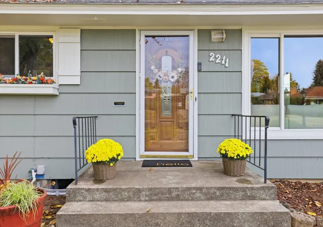 Photo 3 of Single family home for sale at 2211 W Walton Ave, Spokane, WA 99205 | MLS# 202625805 | Listing updated on 2026-10-22