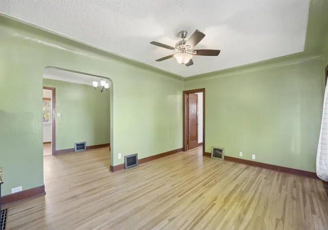 Photo 4 of Single family home for sale at 1117 W Carlisle Ave, Spokane, WA 99205 | MLS# 202625815 | Listing updated on 2026-10-17