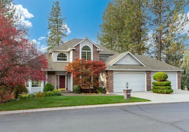 Single family home for sale at 1306 E Blackwood Ln, Spokane, WA 99223 | MLS# 202625838