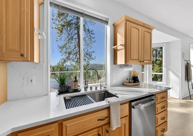 Photo 4 of Single family home for sale at 1306 E Blackwood Ln, Spokane, WA 99223 | MLS# 202625838 | Listing updated on 2026-10-16