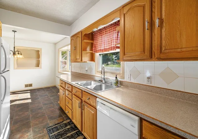 Photo 3 of Sale Pending at 12725 E 10th Avenue, Spokane Valley, WA 99216 | MLS# 202625844 | Listing updated on 2026-10-20
