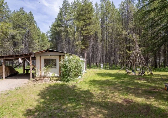 Photo 2 of Manufactured home for sale at 202 Bryce Ln, Newport, WA 99156 | MLS# 202625876 | Listing updated on 2026-10-23