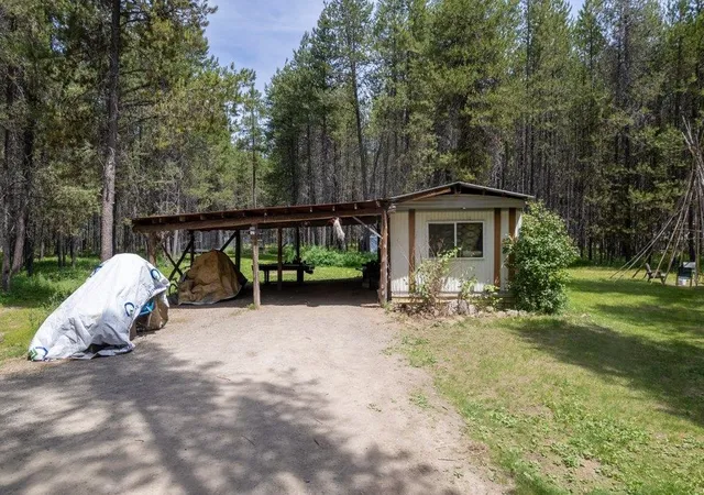 Photo 3 of Manufactured home for sale at 202 Bryce Ln, Newport, WA 99156 | MLS# 202625876 | Listing updated on 2026-10-23