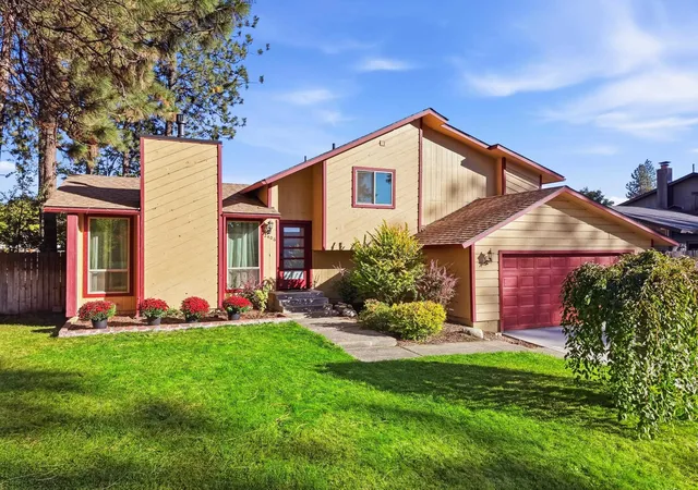 Photo 1 of Sale Pending at 2406 N Pioneer Ridge Dr, Post Falls, ID 83854 | MLS# 202625878 | Listing updated on 2026-10-22