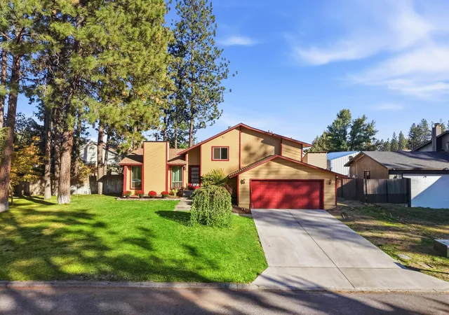 Photo 2 of Sale Pending at 2406 N Pioneer Ridge Dr, Post Falls, ID 83854 | MLS# 202625878 | Listing updated on 2026-10-22
