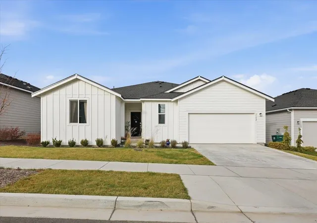 Photo 1 of Single family home for sale at 7152 S Boulder Ridge Dr, Spokane, WA 99224 | MLS# 202625881 | Listing updated on 2026-10-23