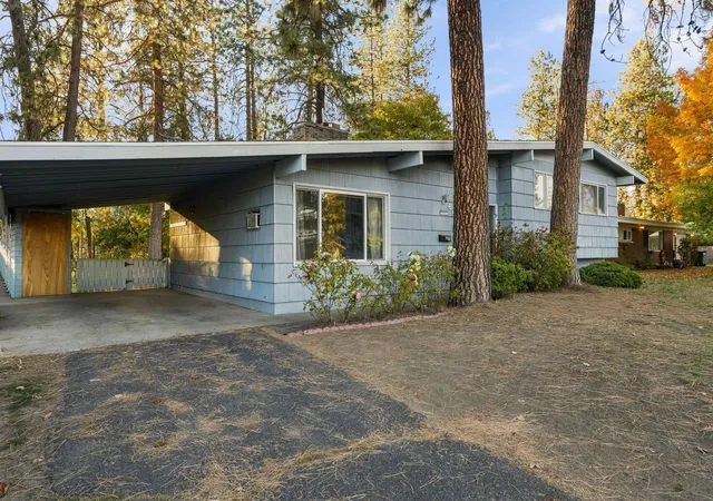 Photo 3 of Single family home for sale at 6903 N Monroe St, Spokane, WA 99208 | MLS# 202625884 | Listing updated on 2026-10-27