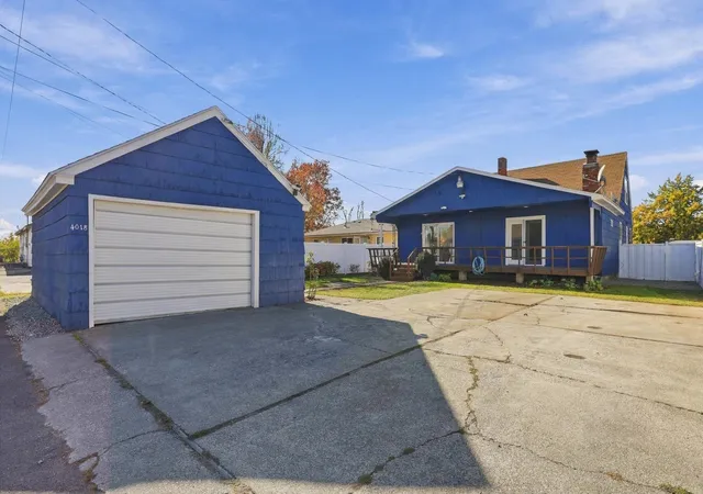 Photo 2 of Single family home for sale at 4018 N Ash St, Spokane, WA 99205 | MLS# 202625896 | Listing updated on 2026-10-25
